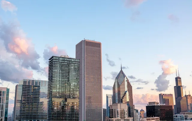 chicago, skyline, sunset, city, buildings, illinois, nature, skyscrapers, urban, architecture, sky, dusk. Chicago vs Austin: omnichannel digital channel mix for planners
