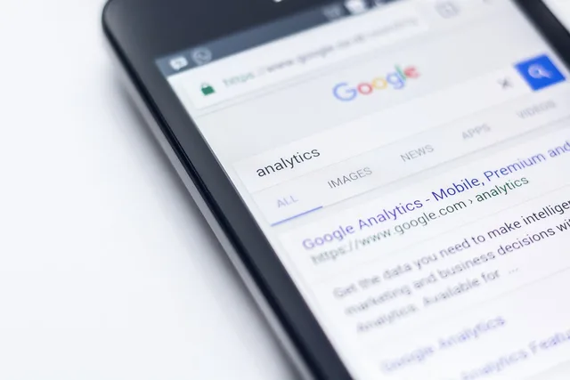 electronics, mobile phone, screen, smartphone, google, search engine, mobile, website, internet, analytics, google, google, google, google, google, search engine, website, website, website. How to pilot digital customer journeys tools